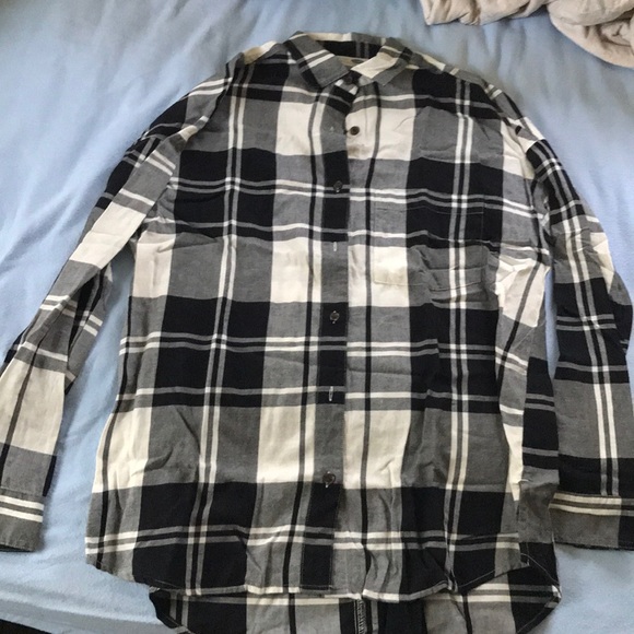 THE BOYFRIEND SHIRT Checkered Button Up - Picture 2 of 5